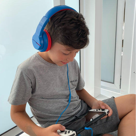 Wired vs. Wireless Headphones for Kids: Which Is Better for School?